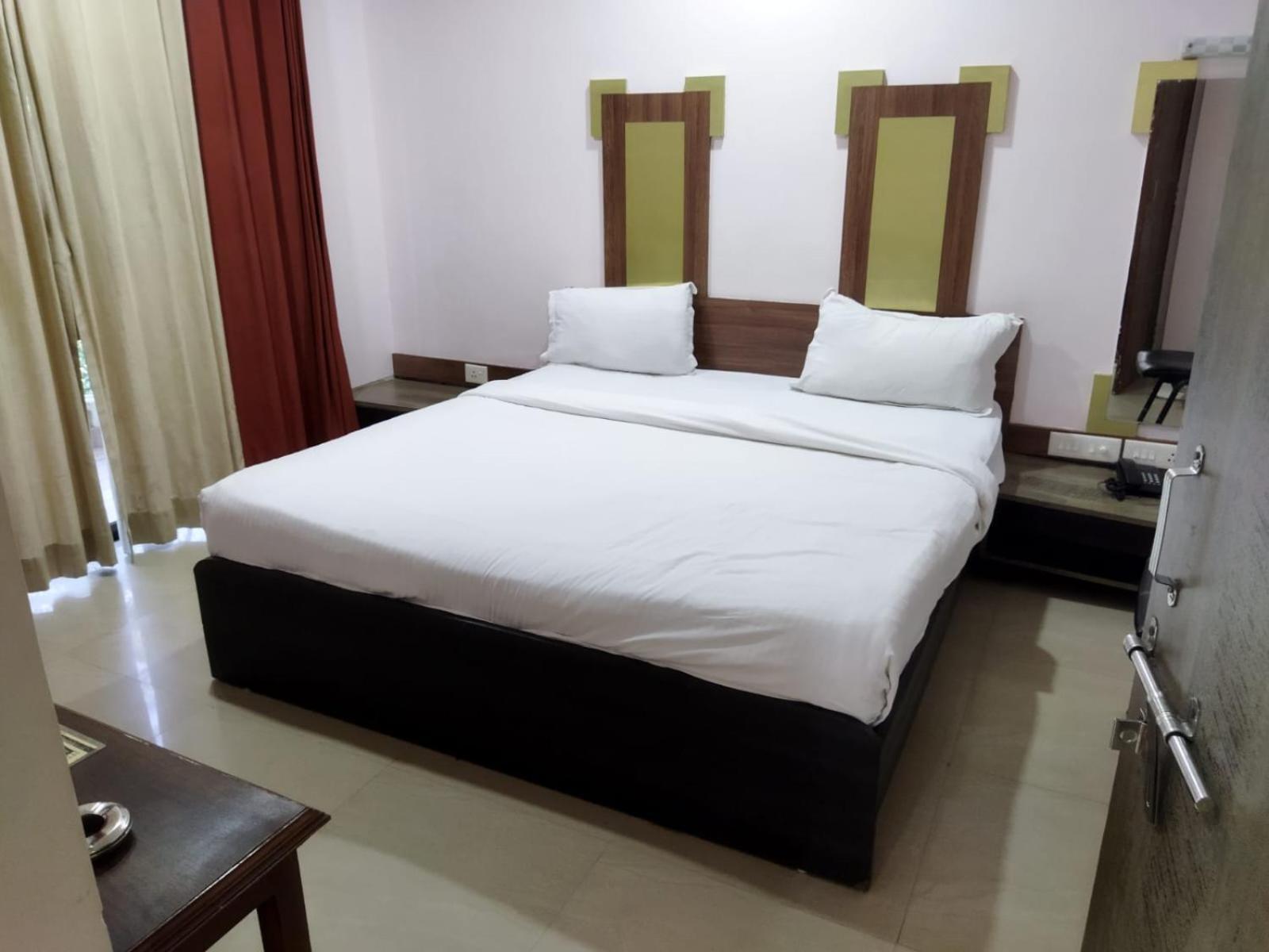 Hotel Laxmi Residency Lonavala Exterior foto