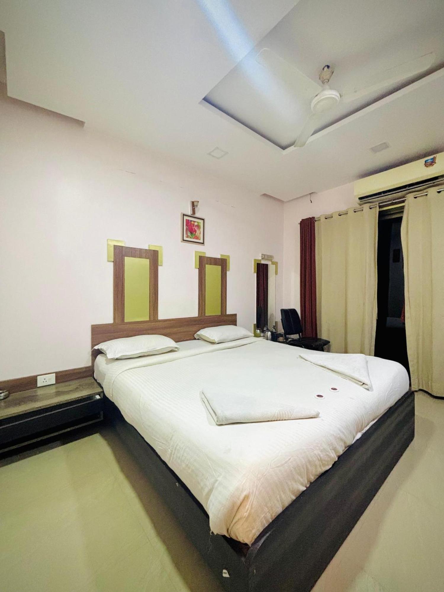 Hotel Laxmi Residency Lonavala Exterior foto
